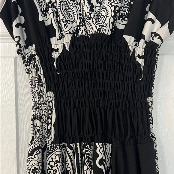 Elegant Asymmetrical Black and White Paisley Dress - Picture 3 of 4